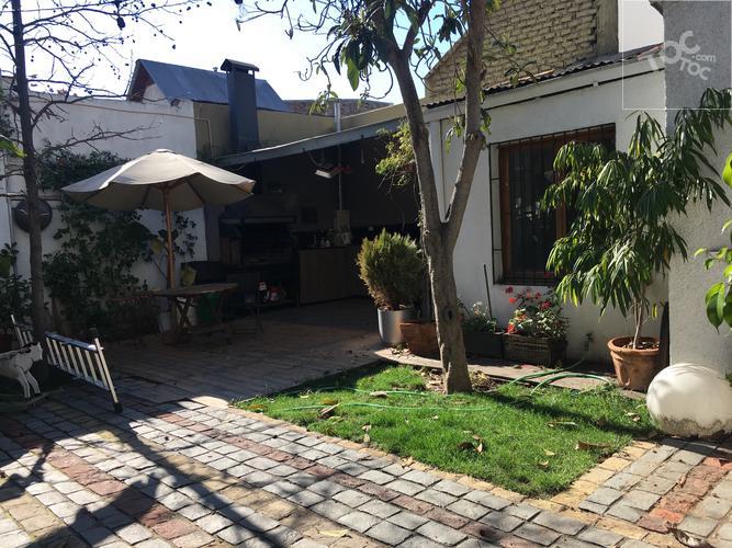 Casa en Ñuñoa, sector Miguel Claro con Sucre