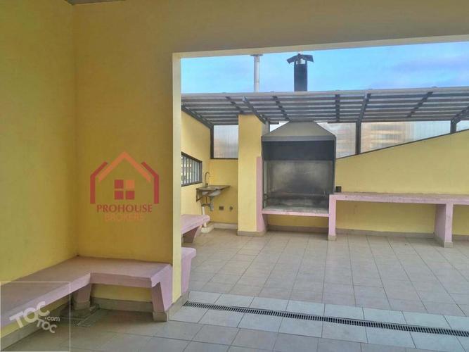 Se vende departamento y 2 estacionamientos en Castilla Gómez Carreño