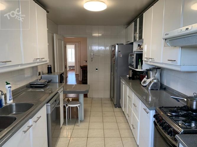 Se arrienda dpto en Barrio El Golf, Alsacia 66, Las Condes