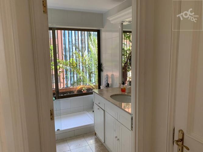 Se arrienda dpto en Barrio El Golf, Alsacia 66, Las Condes