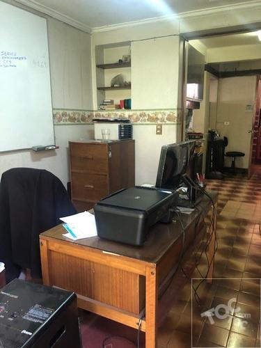 VENDO CASA EN ÑUÑOA, USO COMERCIAL Y HABITACIONAL