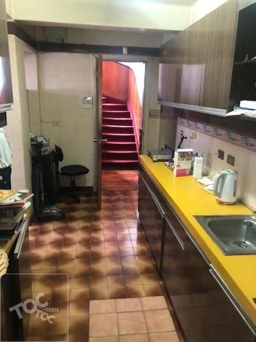 VENDO CASA EN ÑUÑOA, USO COMERCIAL Y HABITACIONAL
