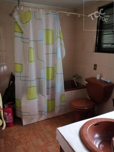 VENDO CASA EN ÑUÑOA, USO COMERCIAL Y HABITACIONAL