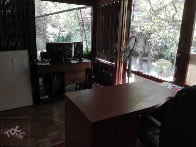 VENDO CASA EN ÑUÑOA, USO COMERCIAL Y HABITACIONAL
