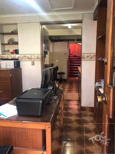 VENDO CASA EN ÑUÑOA, USO COMERCIAL Y HABITACIONAL