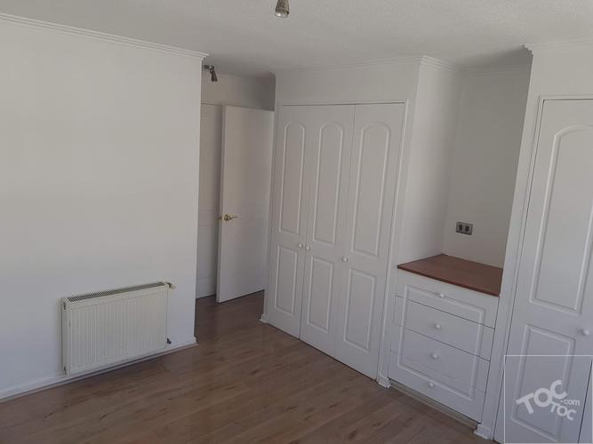 Arriendo Depto. 1D1B mas bodega recién remodelado. Metro MMontt