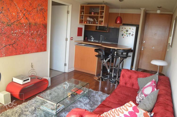 AMPLIO DEPARTAMENTO 1 DORMITORIO CON ESTACIONAMIENTO Y BODEGA METRO LOS LEONES
