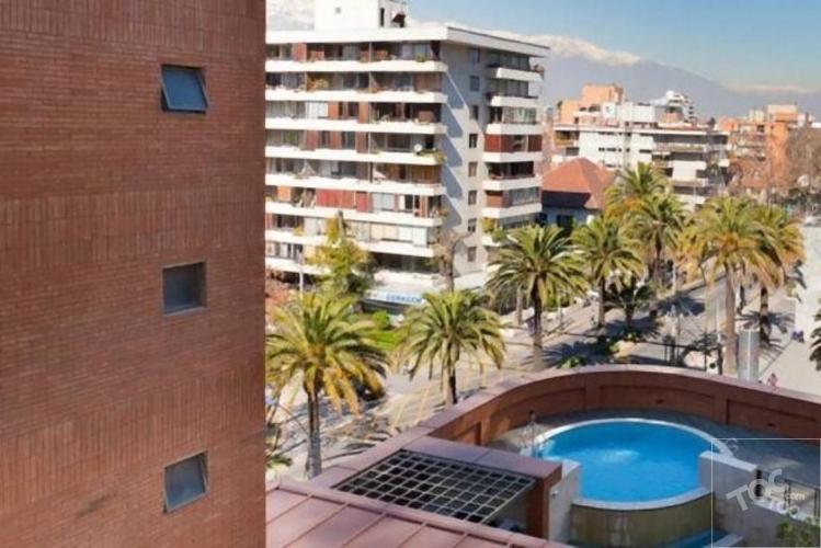 AMPLIO DEPARTAMENTO 1 DORMITORIO CON ESTACIONAMIENTO Y BODEGA METRO LOS LEONES
