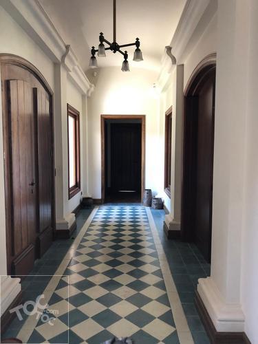 Hermosa Casa Estilo Provenzal