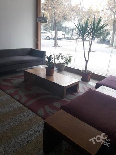 ELEGANTE DEPARTAMENTO 1 DORMITORIO 1 BAÑO TERRAZA, CON ESTACIONAMIENTO Y BODEGA, A PASOS DE METRO LOS LEONES