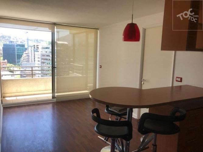 ELEGANTE DEPARTAMENTO 1 DORMITORIO 1 BAÑO TERRAZA, CON ESTACIONAMIENTO Y BODEGA, A PASOS DE METRO LOS LEONES