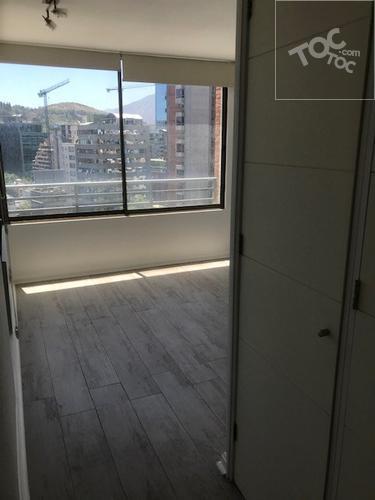 ELEGANTE DEPARTAMENTO 1 DORMITORIO 1 BAÑO TERRAZA, CON ESTACIONAMIENTO Y BODEGA, A PASOS DE METRO LOS LEONES