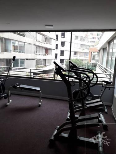 ELEGANTE DEPARTAMENTO 1 DORMITORIO 1 BAÑO TERRAZA, CON ESTACIONAMIENTO Y BODEGA, A PASOS DE METRO LOS LEONES