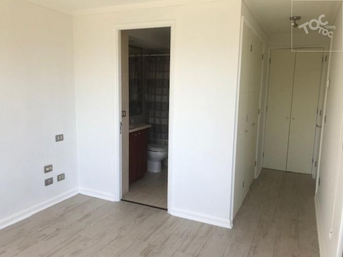 ELEGANTE DEPARTAMENTO 1 DORMITORIO 1 BAÑO TERRAZA, CON ESTACIONAMIENTO Y BODEGA, A PASOS DE METRO LOS LEONES