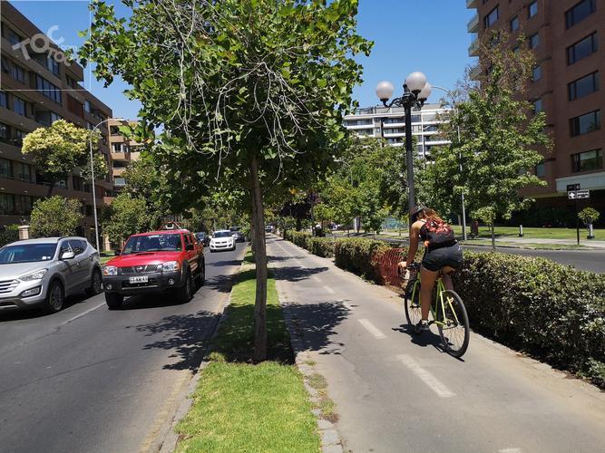 VENDEMOS DEPARTAMENTO EN PROVIDENCIA, HABITADO SÓLO UN AÑO, UBICADO EN ROBERTO DEL RIO CON POCURO Y ES NADA MENOS QUE UN MOLLER Y PEREZ COTAPOS!