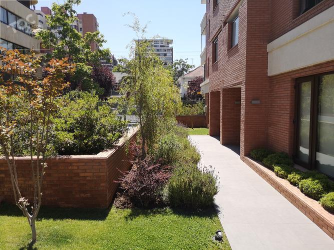 VENDEMOS DEPARTAMENTO EN PROVIDENCIA, HABITADO SÓLO UN AÑO, UBICADO EN ROBERTO DEL RIO CON POCURO Y ES NADA MENOS QUE UN MOLLER Y PEREZ COTAPOS!