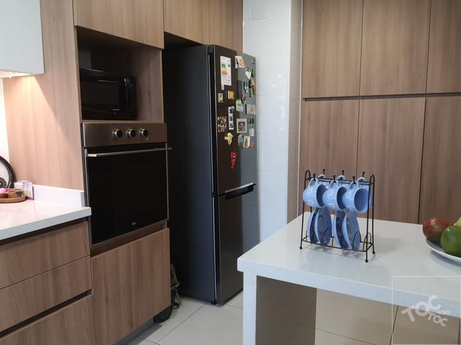 VENDEMOS DEPARTAMENTO EN PROVIDENCIA, HABITADO SÓLO UN AÑO, UBICADO EN ROBERTO DEL RIO CON POCURO Y ES NADA MENOS QUE UN MOLLER Y PEREZ COTAPOS!