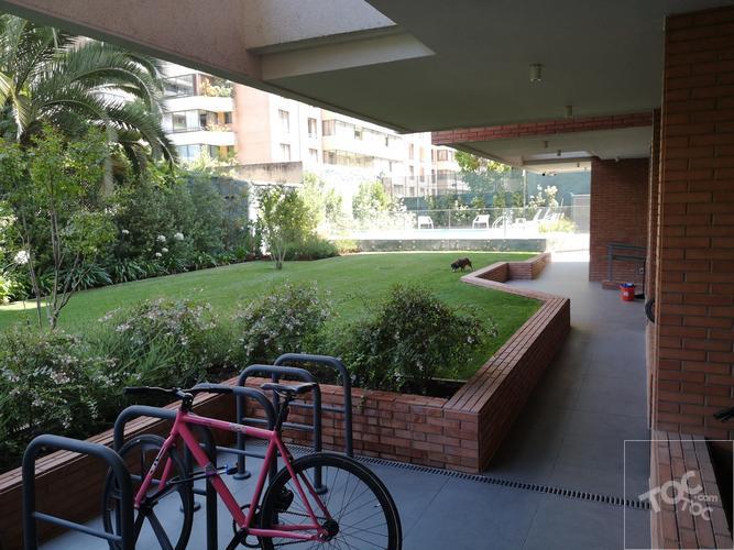 VENDEMOS DEPARTAMENTO EN PROVIDENCIA, HABITADO SÓLO UN AÑO, UBICADO EN ROBERTO DEL RIO CON POCURO Y ES NADA MENOS QUE UN MOLLER Y PEREZ COTAPOS!