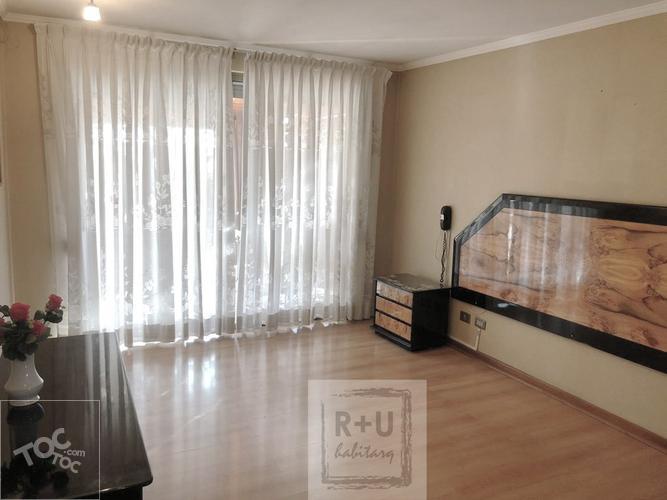 Casa de 2 pisos en exclusivo Condominio, La Reina