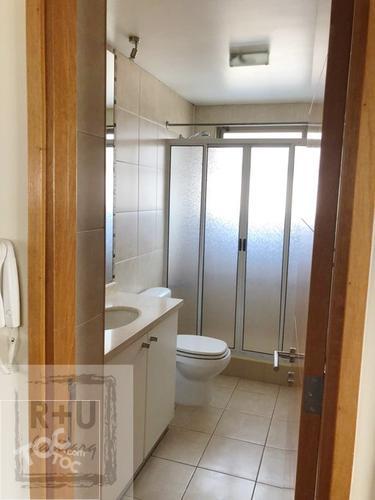 Casa de 2 pisos en exclusivo Condominio, La Reina