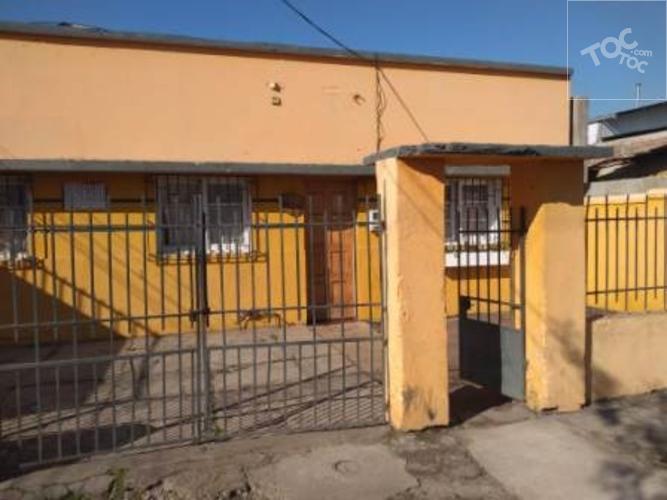 Amplia casa de 7D 3B, piso mixto, Comuna de San Joaquin