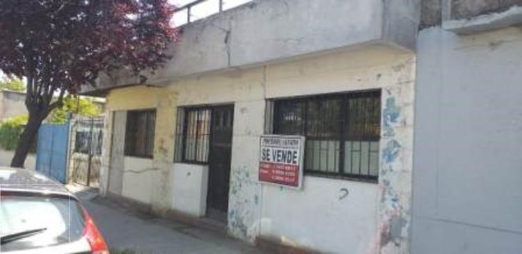 Amplia casa de 3 Pisos con 7D 3B en Calle Piramide Comuna de San Joaquin