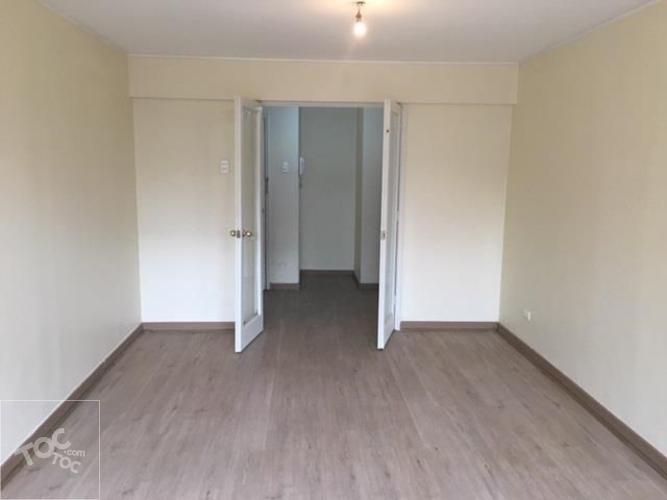 METRO ÑUÑOA / DEPARTAMENTO REMODELADO CON ESTACIONAMIENTO Y BODEGA