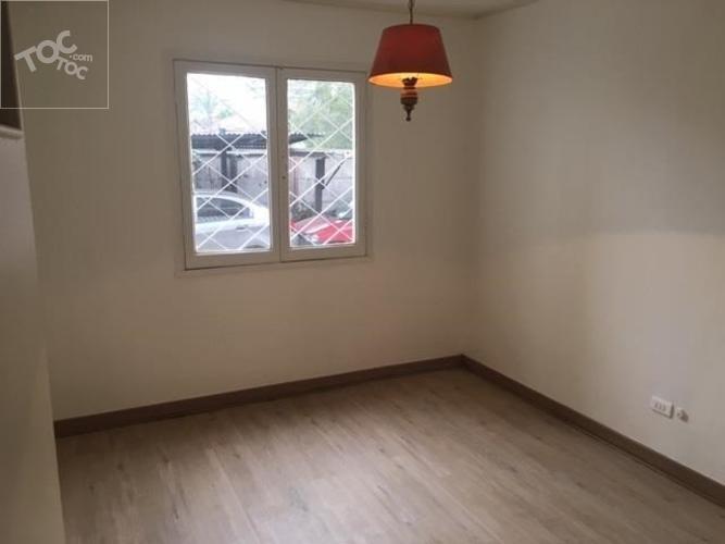 METRO ÑUÑOA / DEPARTAMENTO REMODELADO CON ESTACIONAMIENTO Y BODEGA