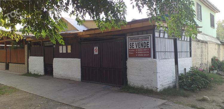 Casa esquina de 5D y 2B con 180m2 de terreno, en Av.de La Victoria Villa Blanco Encalada Comuna de Maipú