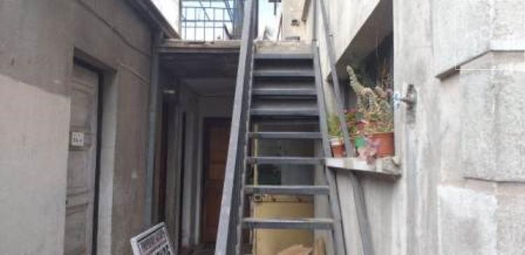 Amplia casa de 3 Pisos con 7D 3B en Calle Piramide Comuna de San Joaquin