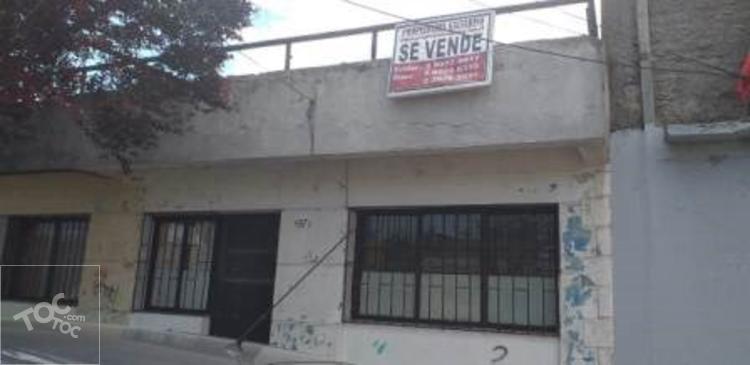Amplia casa de 3 Pisos con 7D 3B en Calle Piramide Comuna de San Joaquin