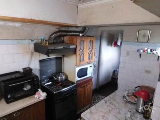 Amplia casa de 3 Pisos con 7D 3B en Calle Piramide Comuna de San Joaquin
