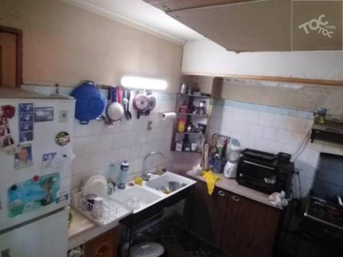 Amplia casa de 3 Pisos con 7D 3B en Calle Piramide Comuna de San Joaquin