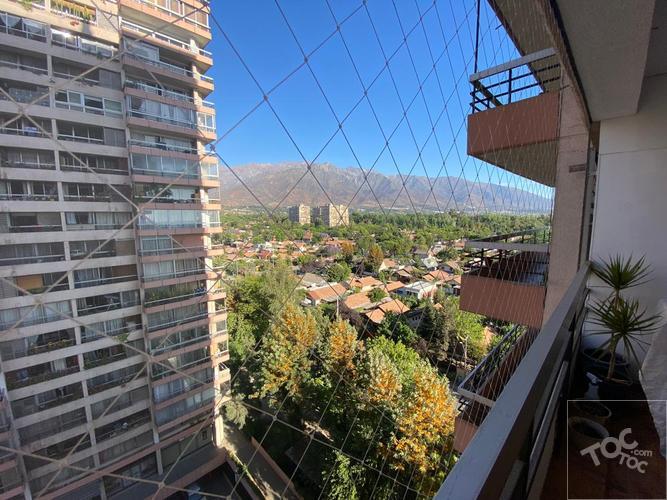 Amplio departamento en Tomas Moro, Las Condes