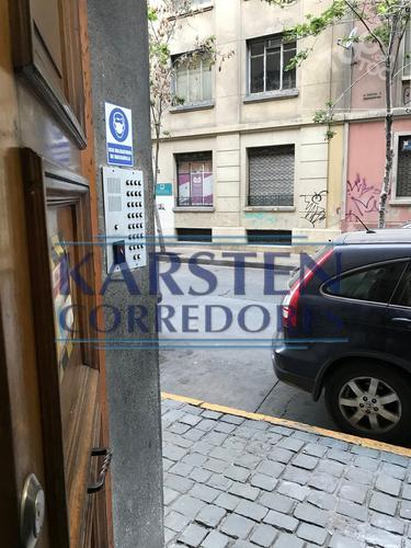 ARRIENDO DEPARTAMENTO DE 1D 1B EN UN PISO 6 A DOS CUADRAS DEL METRO ESTACIÓN SANTA LUCIA EN SANTIAGO CENTRO
