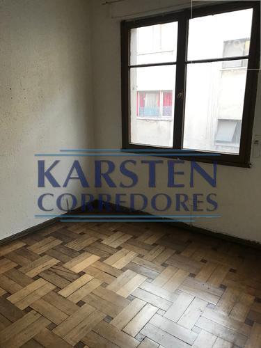 ARRIENDO DEPARTAMENTO DE 1D 1B EN UN PISO 6 A DOS CUADRAS DEL METRO ESTACIÓN SANTA LUCIA EN SANTIAGO CENTRO