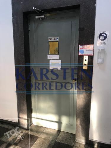 ARRIENDO DEPARTAMENTO DE 1D 1B EN UN PISO 6 A DOS CUADRAS DEL METRO ESTACIÓN SANTA LUCIA EN SANTIAGO CENTRO