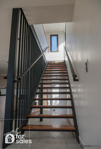 SE VENDE HERMOSA CASA CON VISTA AL MAR