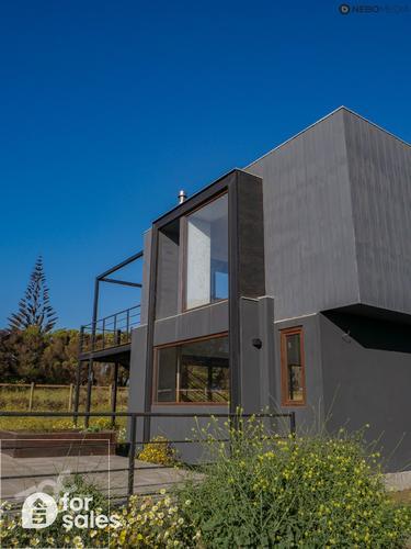 SE VENDE HERMOSA CASA CON VISTA AL MAR