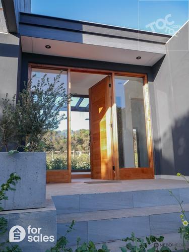 SE VENDE HERMOSA CASA CON VISTA AL MAR