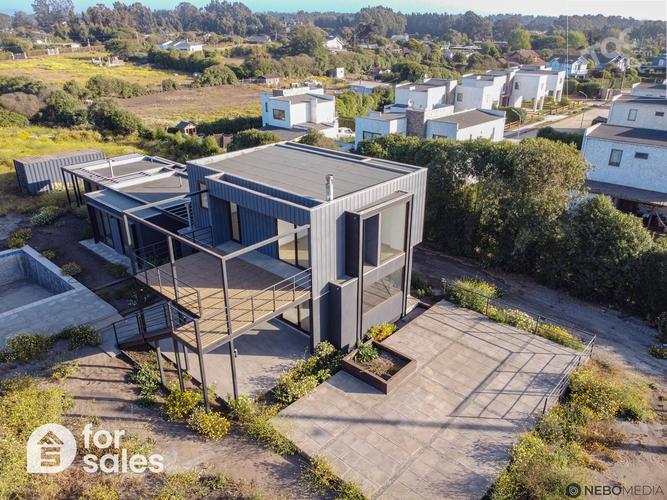 SE VENDE HERMOSA CASA CON VISTA AL MAR