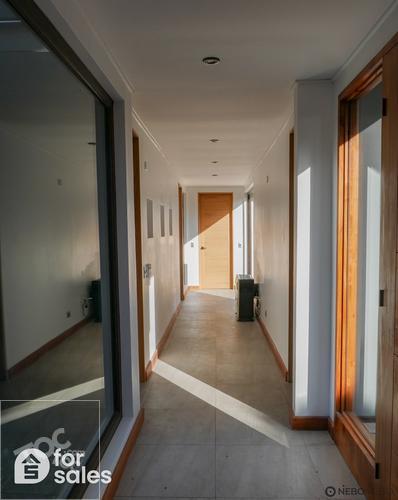 SE VENDE HERMOSA CASA CON VISTA AL MAR
