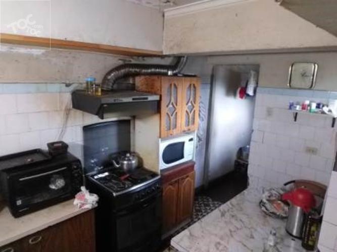 Amplia casa de 3 Pisos con 7D 3B en Calle Piramide Comuna de San Joaquin