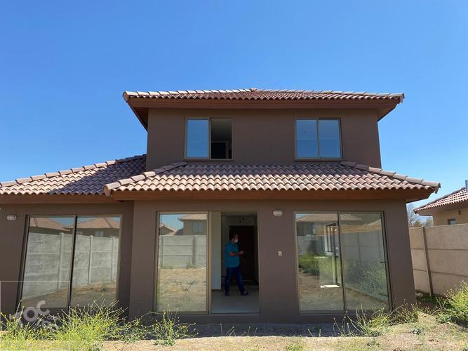 EL REMANSO DE CHICUREO 84 CASA, Colina
