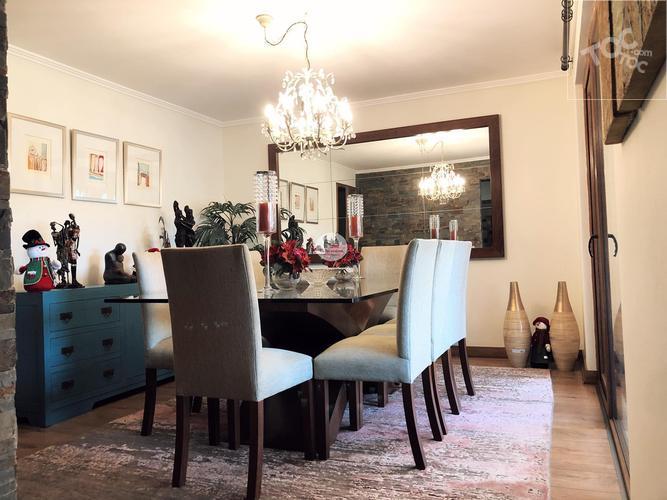 MARAVILLOSA Y AMPLIA CASA EN VENTA – CONDOMINIO LA FUENTE – COLINA, CHICUREO