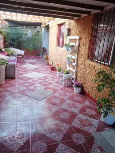 Casa en Villa Humberto Díaz
