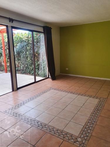 Casa 3er piso en condominio Portal del Parque (4d+2b+1e) Metro Protectora de la Infancia