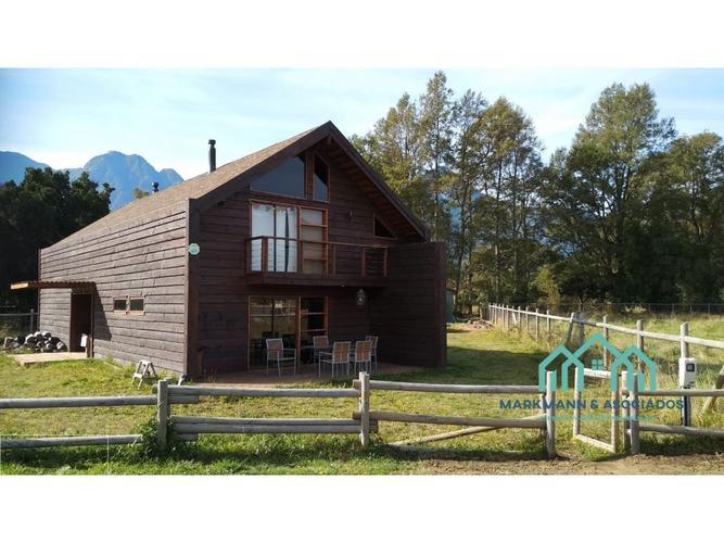 ESTILOSA CASA GALPON EN CONDOMINIO PRIVADO PUCON