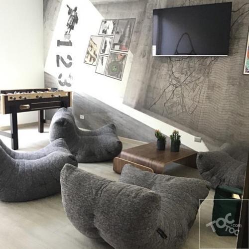 Vicuna Mackenna 698, Condominio Barcelona