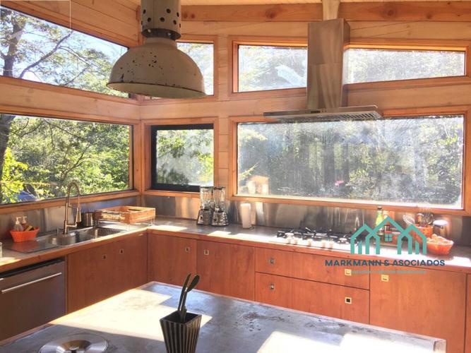 Espectacular casa inmersa en el bosque en el exclusivo Condominio Kawelluco